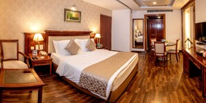 Premium bedding, down duvets, minibar, in-room safe