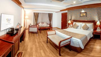 Suite (Garden Suite) | Premium bedding, down comforters, minibar, in-room safe