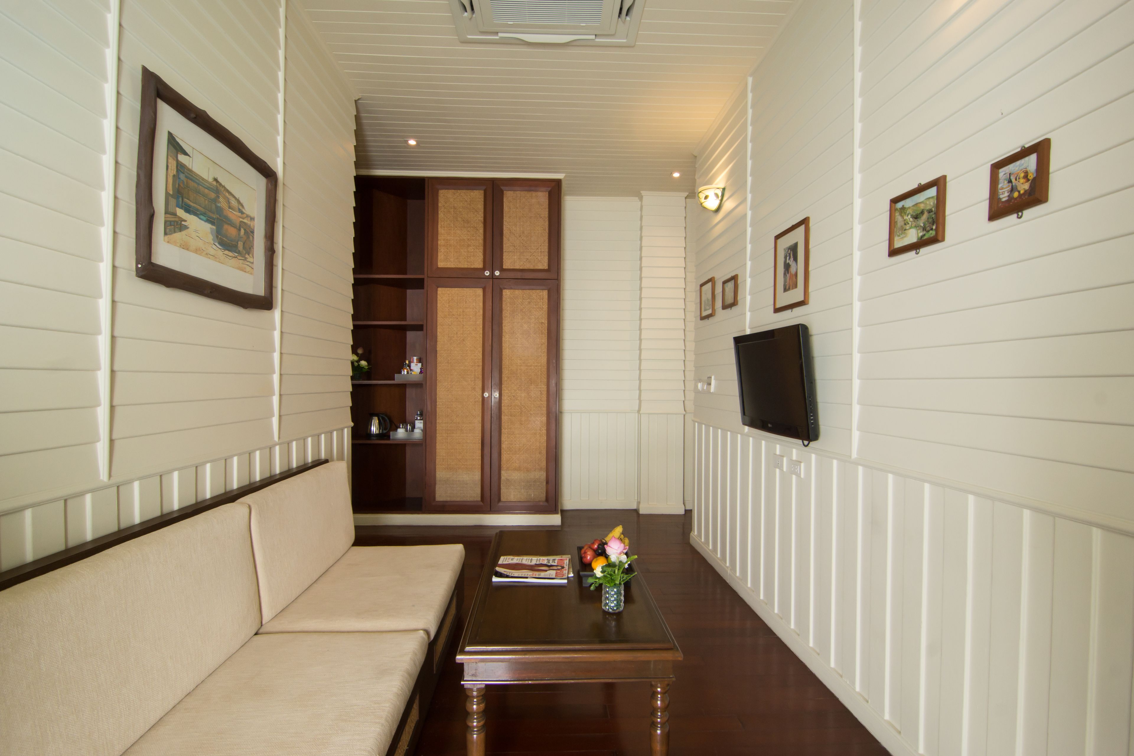 25-inch plasma tv with satellite channels, tv, fireplace