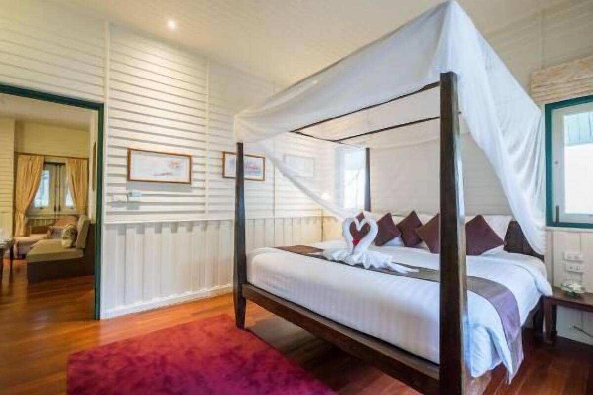Frigobar, cofres nos quartos, individualmente decorados