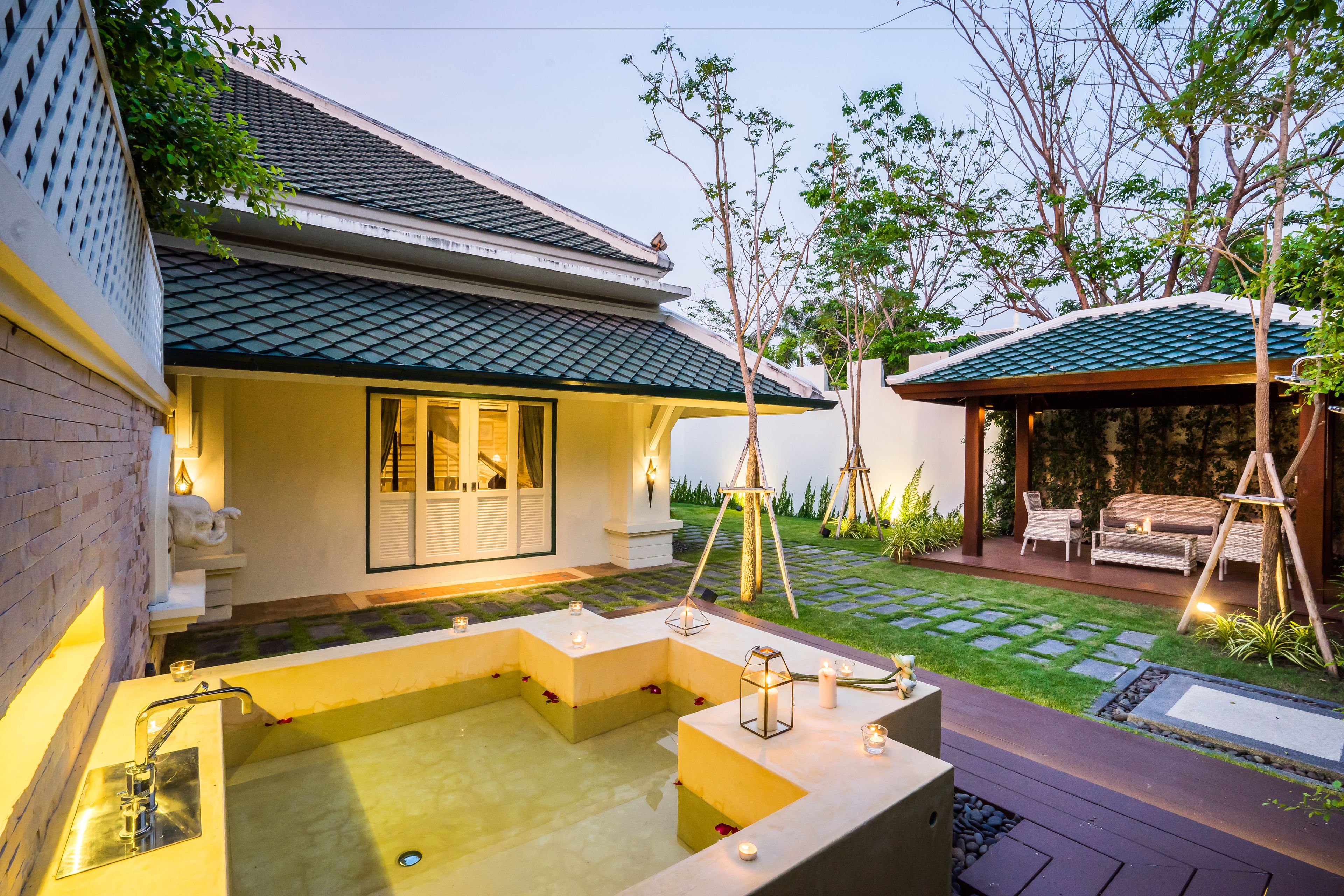 Courtyard Villa | อ่างสปากลางแจ้ง
