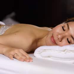 Couples treatment room(s), aromatherapy, Thai massages, body scrubs