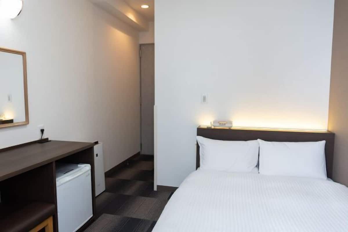 Down duvets, desk, blackout curtains, free WiFi