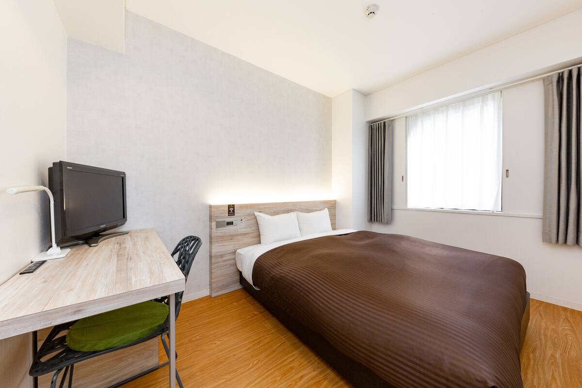 Standard Double Room, 1 Queen Bed, Non Smoking | Down duvets, desk, blackout curtains, iron/ironing board (on request)