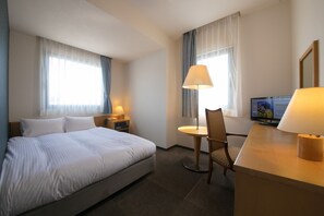 デスク、遮光カーテン、WiFi (無料)、ベッドシーツ