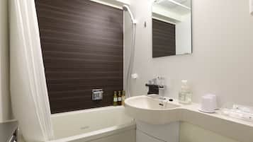 Combined shower/bathtub, deep-soaking bathtub, free toiletries