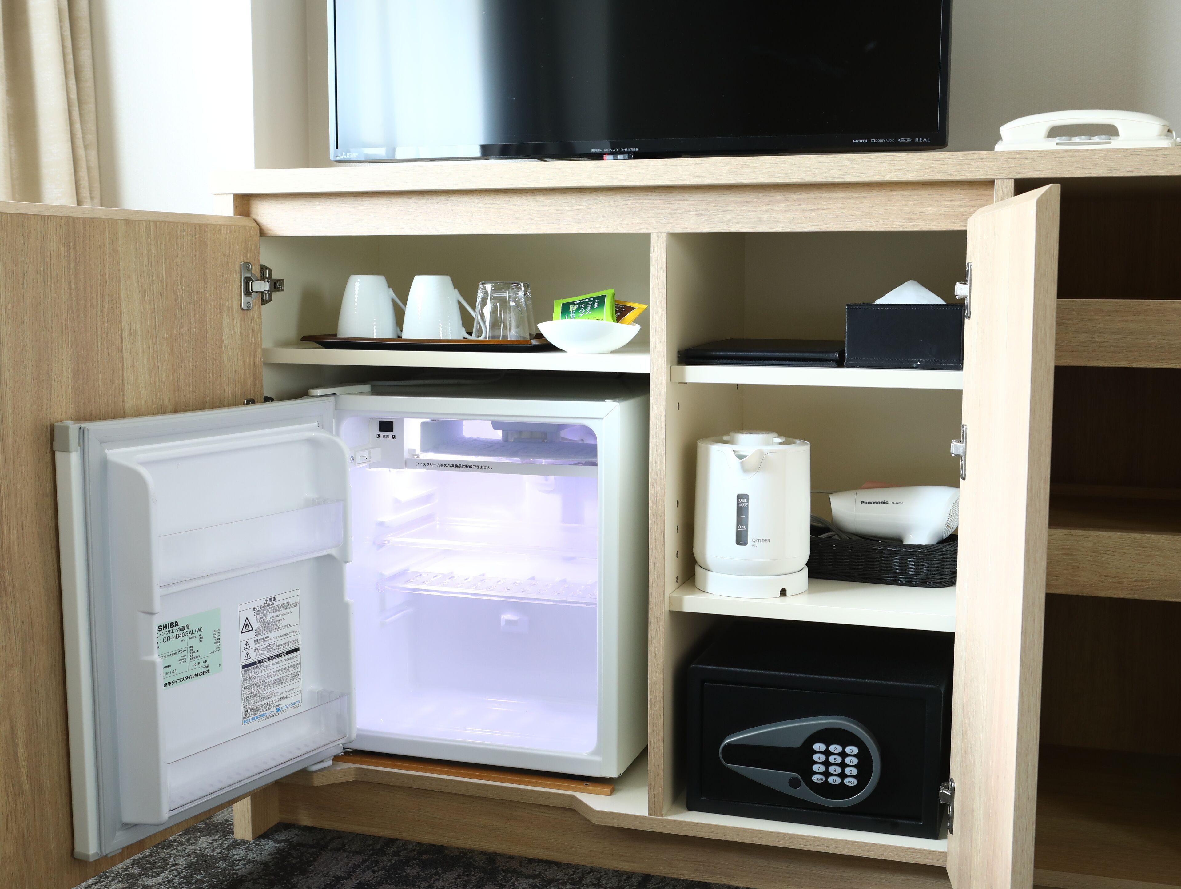 1 bedroom, in-room safe, desk, blackout curtains