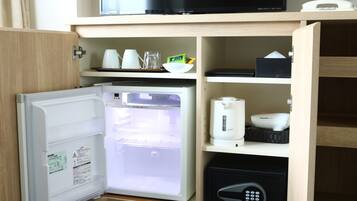 In-room safe, desk, blackout drapes, iron/ironing board (on request)