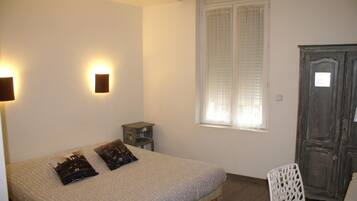 Katil bayi/kot (percuma), katil lipat simpan/tambahan, Wi-fi percuma