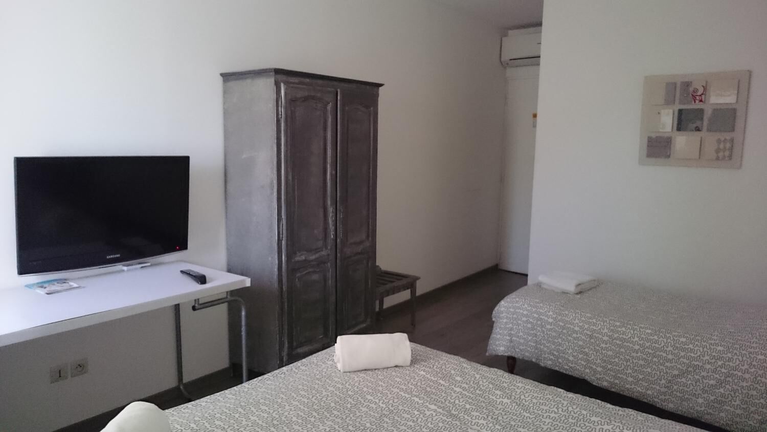 free cots/infant beds, rollaway beds, free wifi