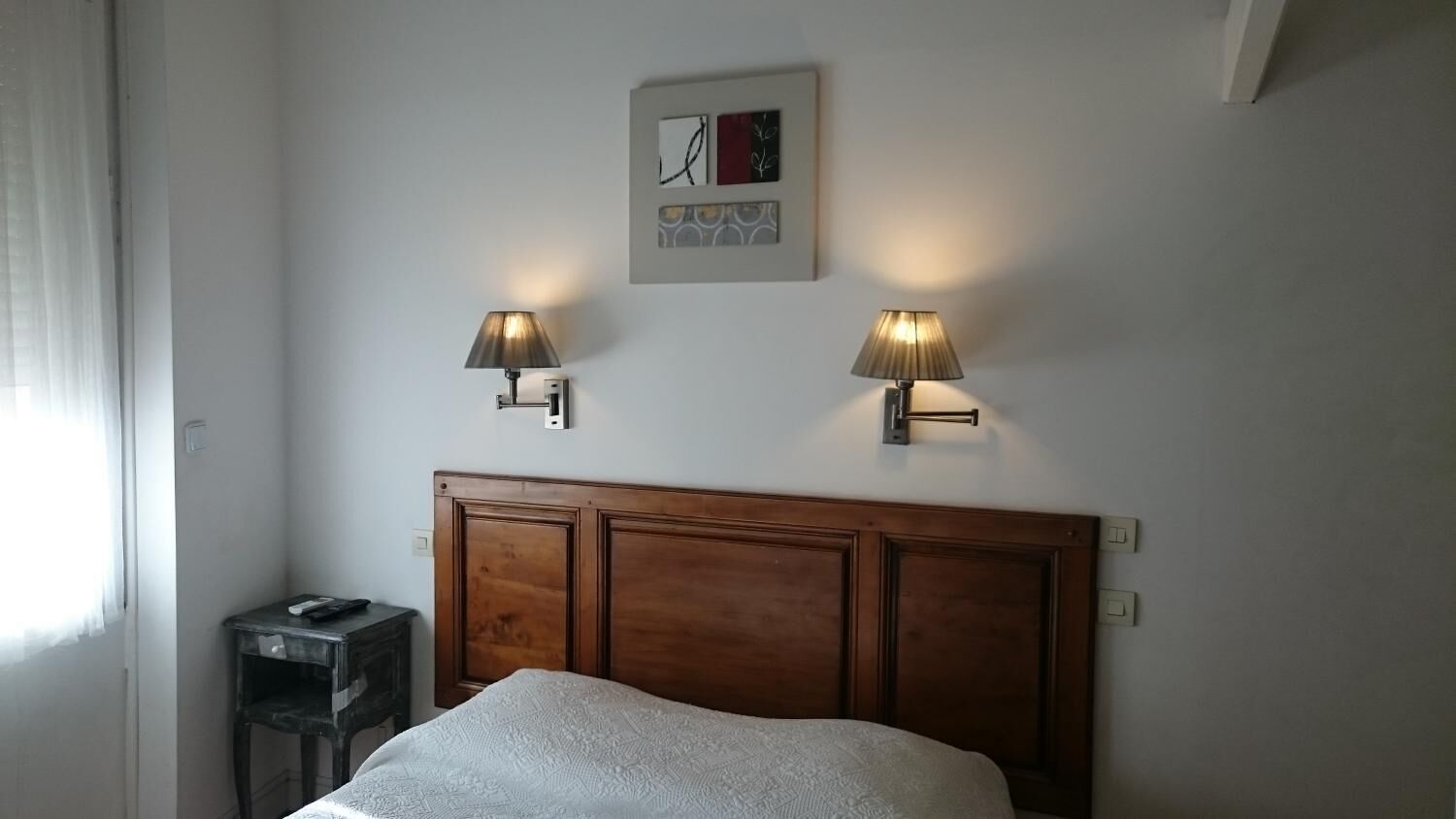 free cots/infant beds, rollaway beds, free wifi