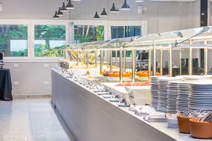 Desayuno buffet incluido todos los días 