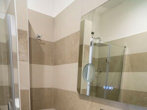 Kamer, 1 twee- of 2 eenpersoonsbedden | Een minibar, een kluis op de kamer, individueel gedecoreerd