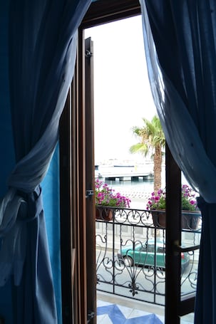 Double or Twin Room | Balcony