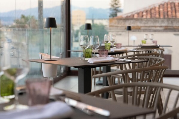 Frühstück und Abendessen, lokale Küche