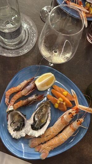 Breakfast and dinner served  - Petit Hotel (Milazzo)