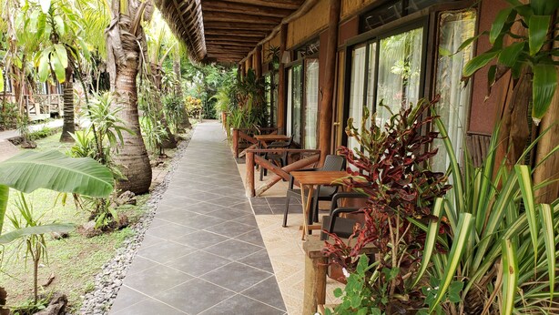 Porch - Hotel Manavai (Hanga Roa)