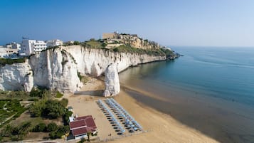 Private beach nearby, white sand, sun-loungers, beach umbrellas