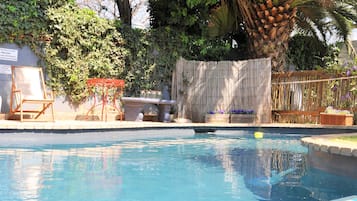 Outdoor pool, sun loungers