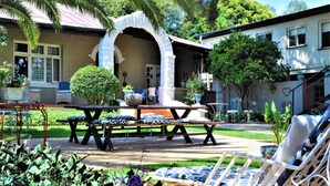 Garden - Ginnegaap Guest House (Johannesburg)