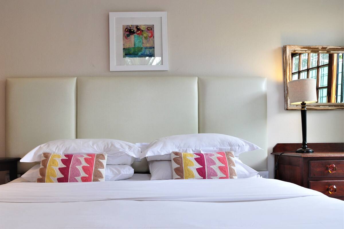 Basic Room | 1 bedroom, Egyptian cotton sheets, premium bedding, in-room safe