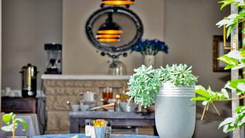 Desayuno completo incluido todos los días