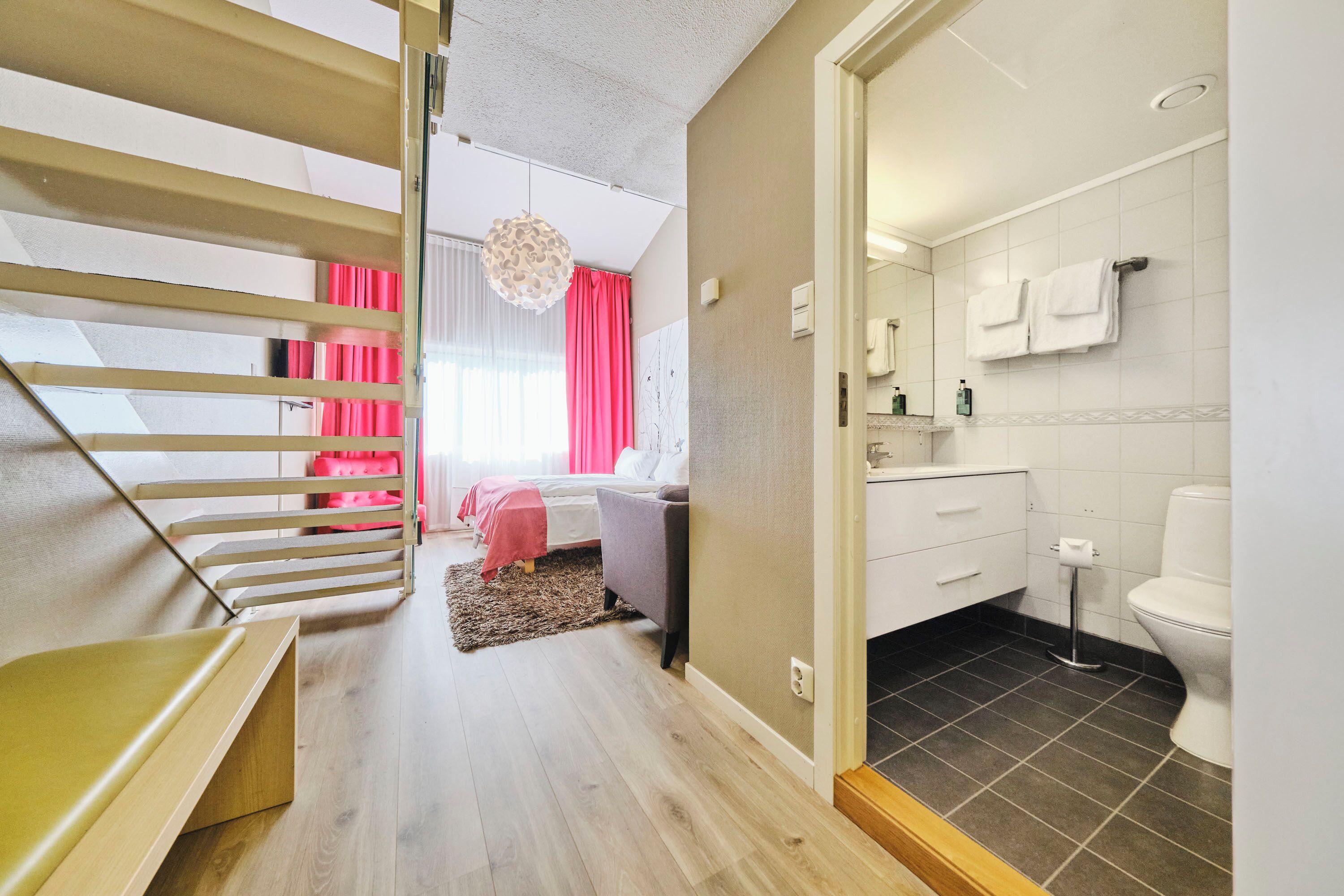 Chambre Familiale, 1 lit double et 1 canapé-lit, non-fumeurs (Standard) | Rideaux occultants, Wi-Fi gratuit, draps fournis