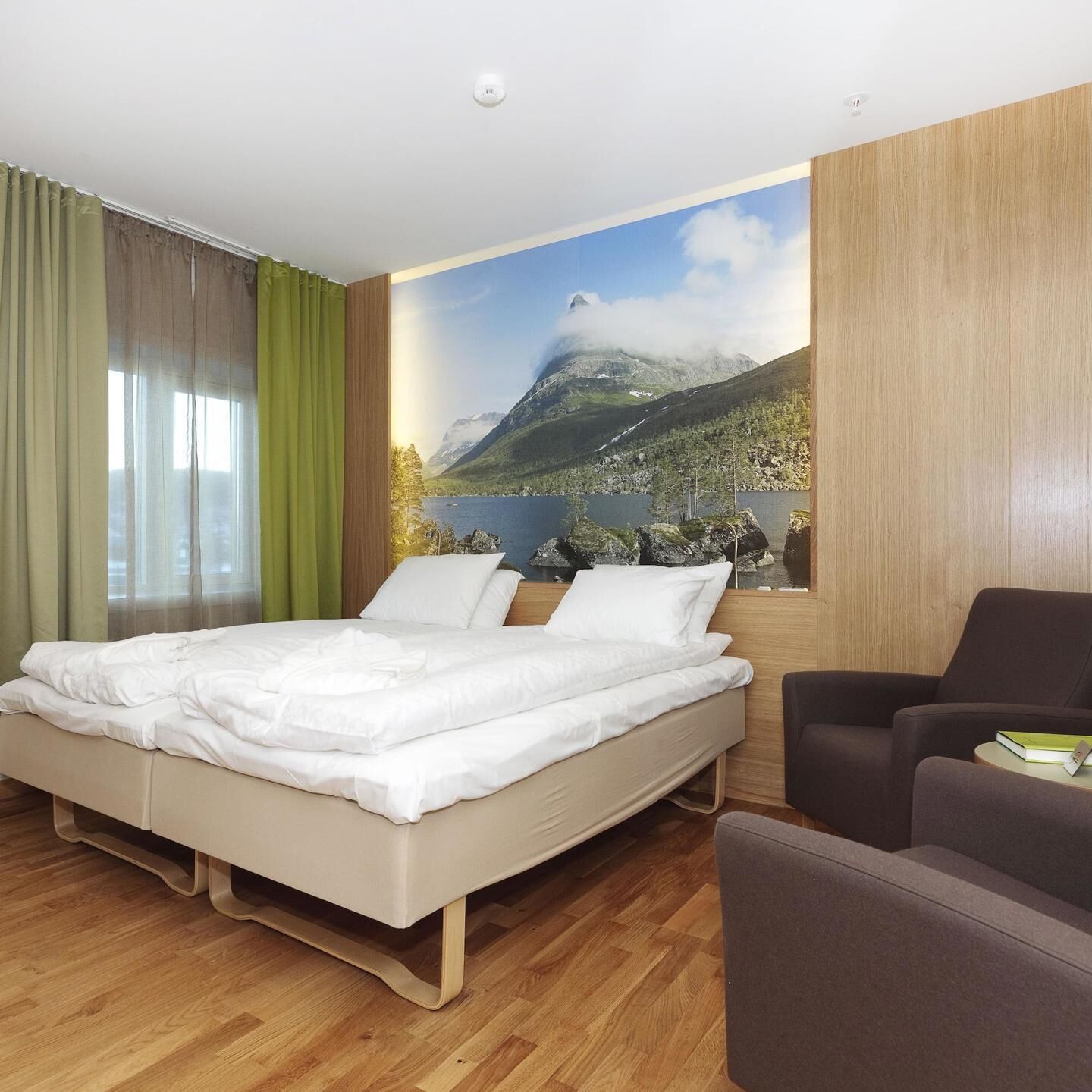 Cortinas blackout, Wi-Fi de cortesia, roupa de cama