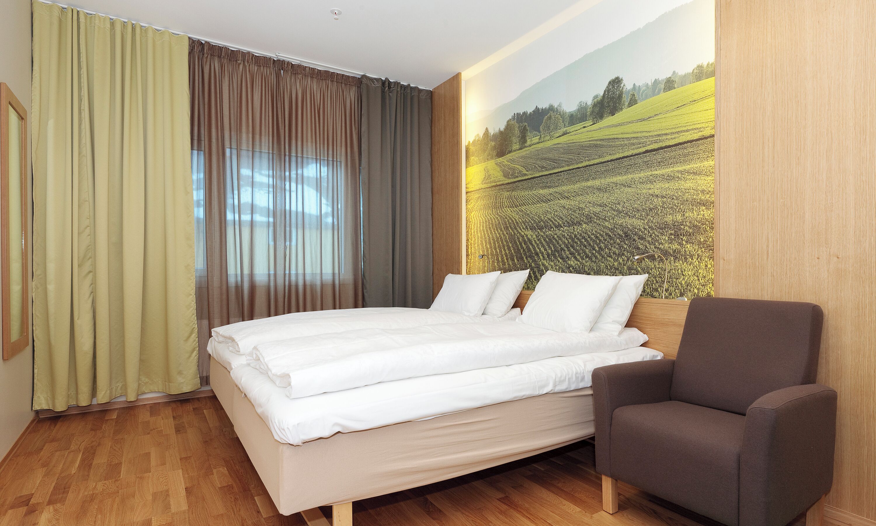 1 bedroom, blackout curtains, free wifi, bed sheets