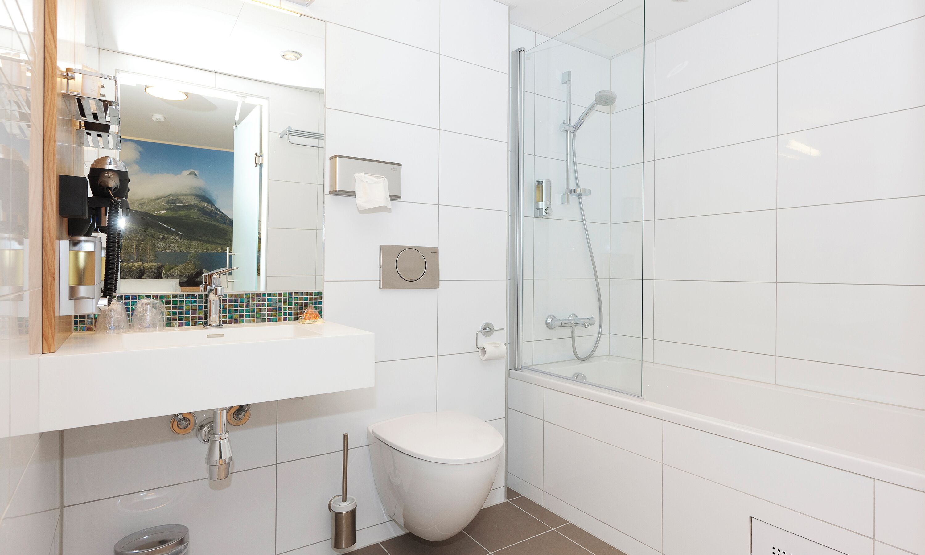 1 bedroom, blackout curtains, free wifi, bed sheets