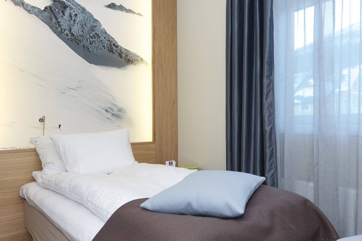 Blackout curtains, free WiFi, bed sheets