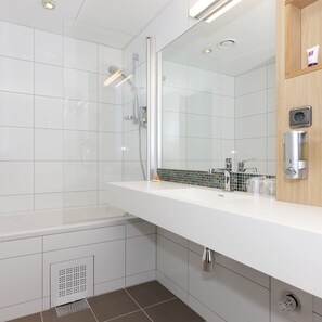 Superior Room, Non Smoking | Bathroom | Towels - Frich´s Hotel Surnadal (Surnadal)