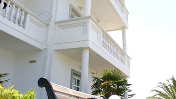 Bagian depan properti
