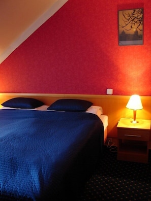 Minibar, desk, free WiFi, bed sheets