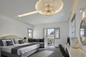 Executive Suite, Hot Tub (Outdoor) | Minibar, desk, soundproofing, free WiFi - Blue Sea Hotel (Santorini)