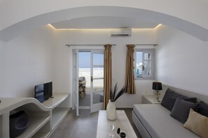 Executive Suite, Hot Tub (Outdoor) | Living room | TV - Blue Sea Hotel (Santorini)