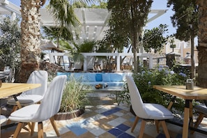 Terrace/patio - Blue Sea Hotel (Santorini)