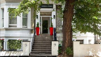 Fachada de la propiedad