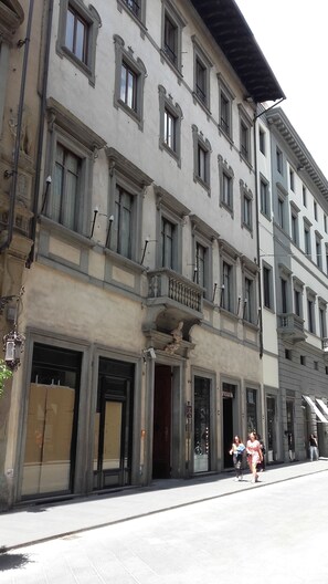 Property entrance - Hotel Scoti (Florence)