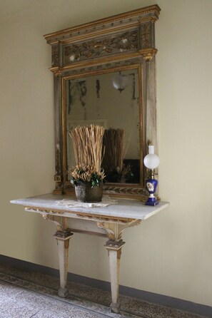 Interior entrance - Hotel Scoti (Florence)