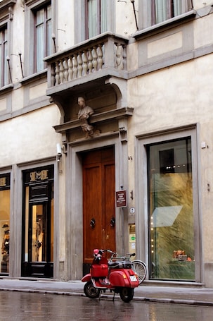 Property entrance. Hotel Scoti
