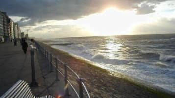 Una spiaggia nelle vicinanze