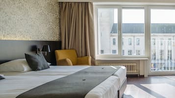 Standaard tweepersoonskamer | Een kluis op de kamer, een bureau, een laptopwerkplek, gratis wifi