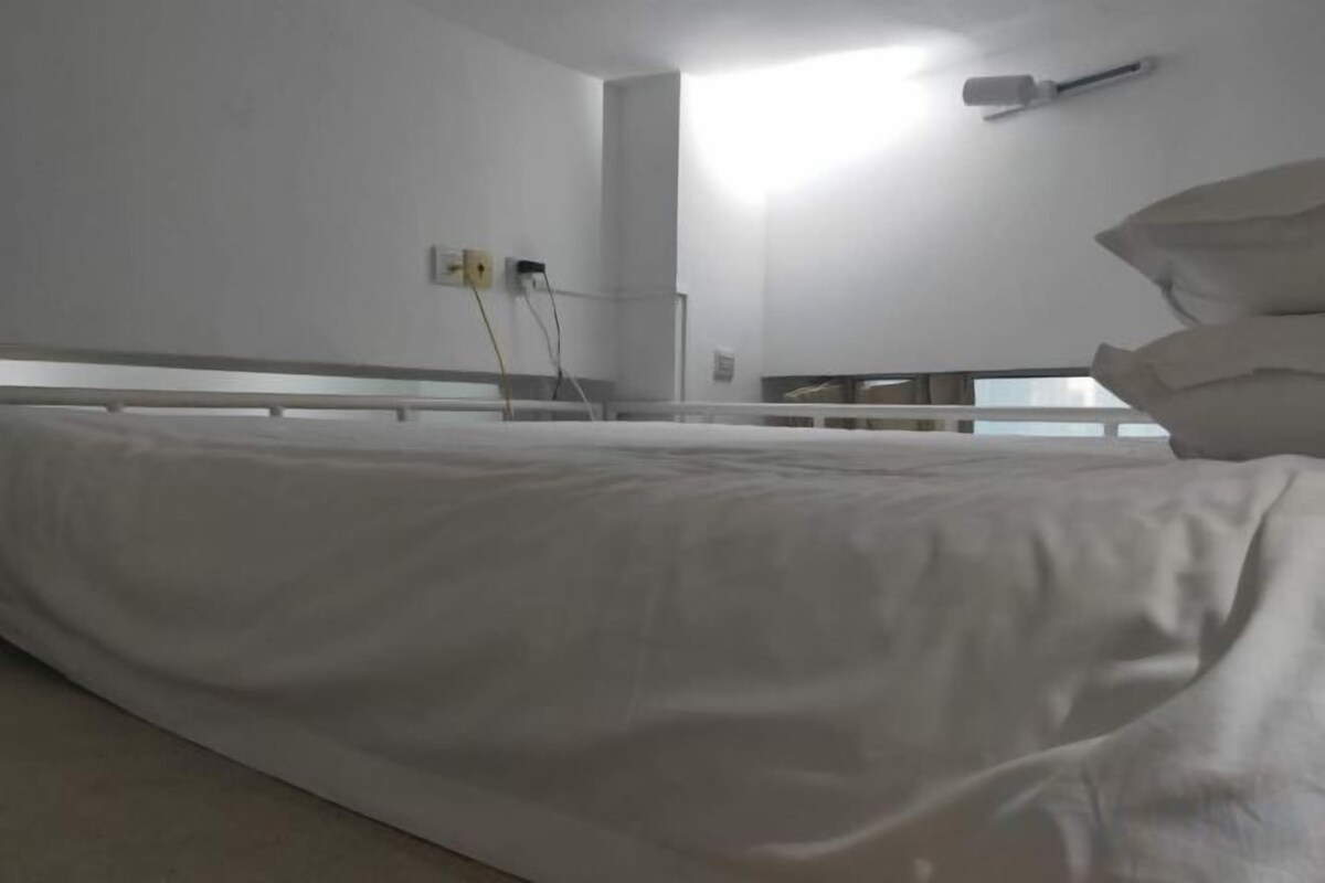 Hochwertige Bettwaren, Pillowtop-Betten, Schreibtisch