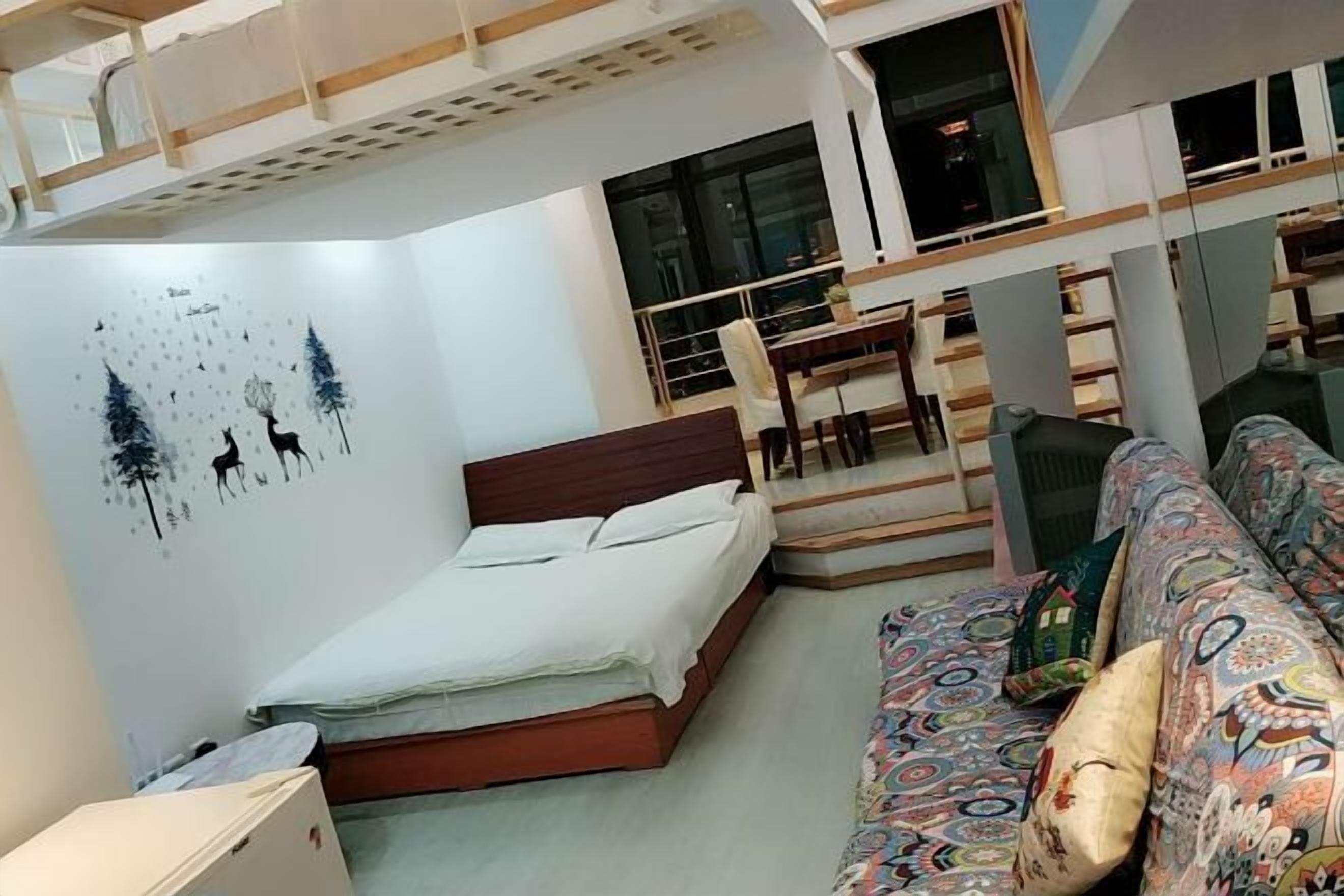 Ropa de cama de alta calidad, camas con pillow-top y escritorio 