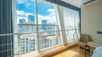 Premium bedding, pillowtop beds, desk, blackout drapes