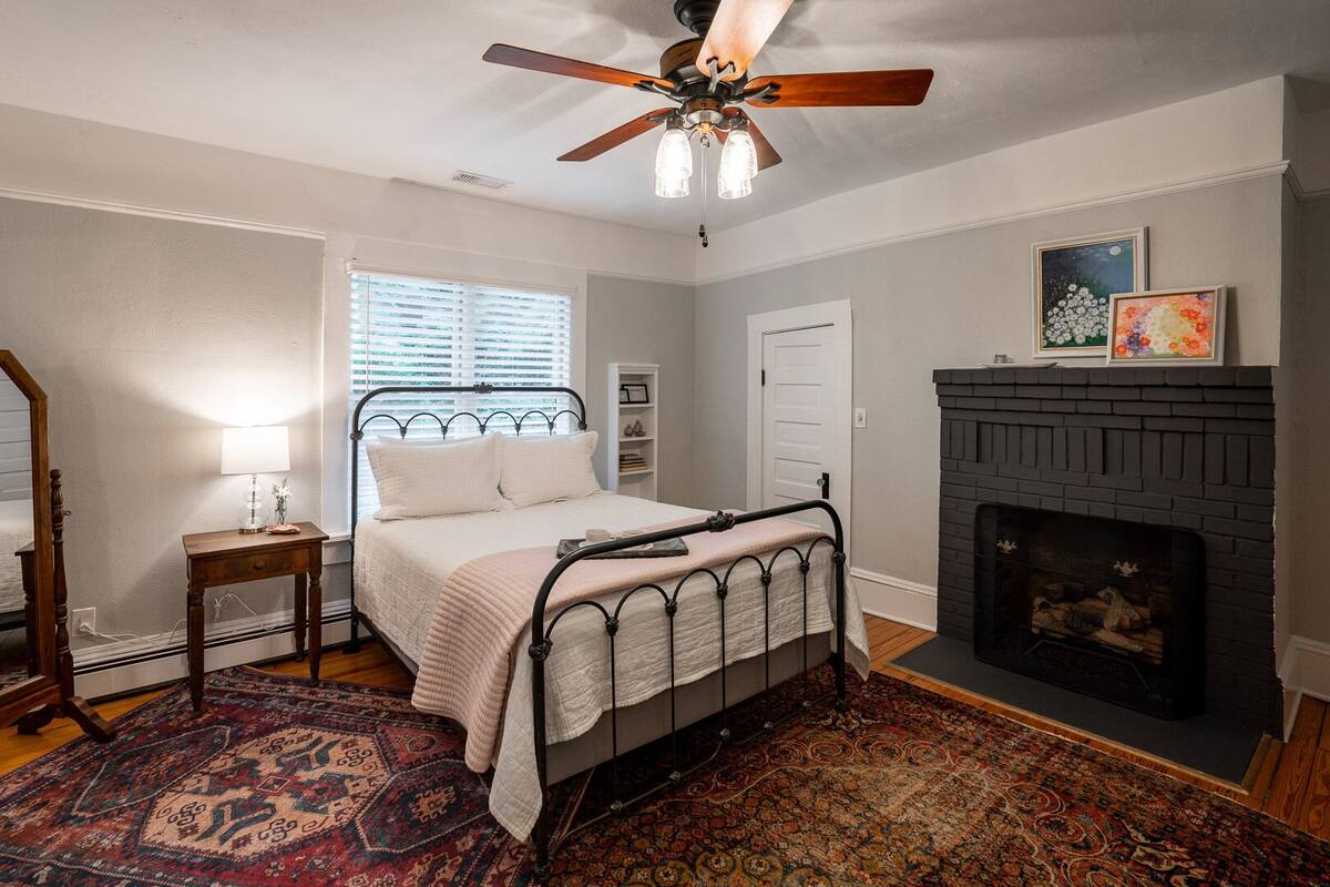 Suite, 1 Queen Bed (Rabun Suite) | Desk, laptop workspace, blackout curtains, iron/ironing board