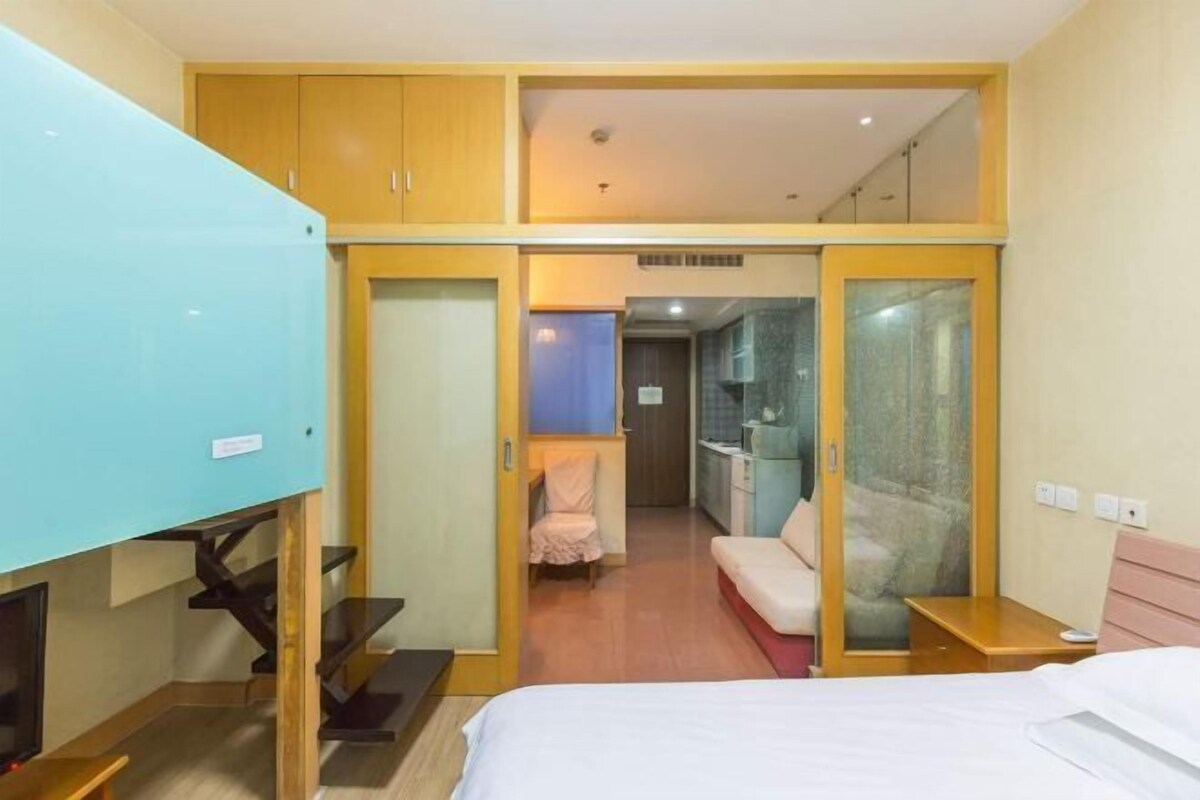 Premium bedding, pillowtop beds, minibar, in-room safe