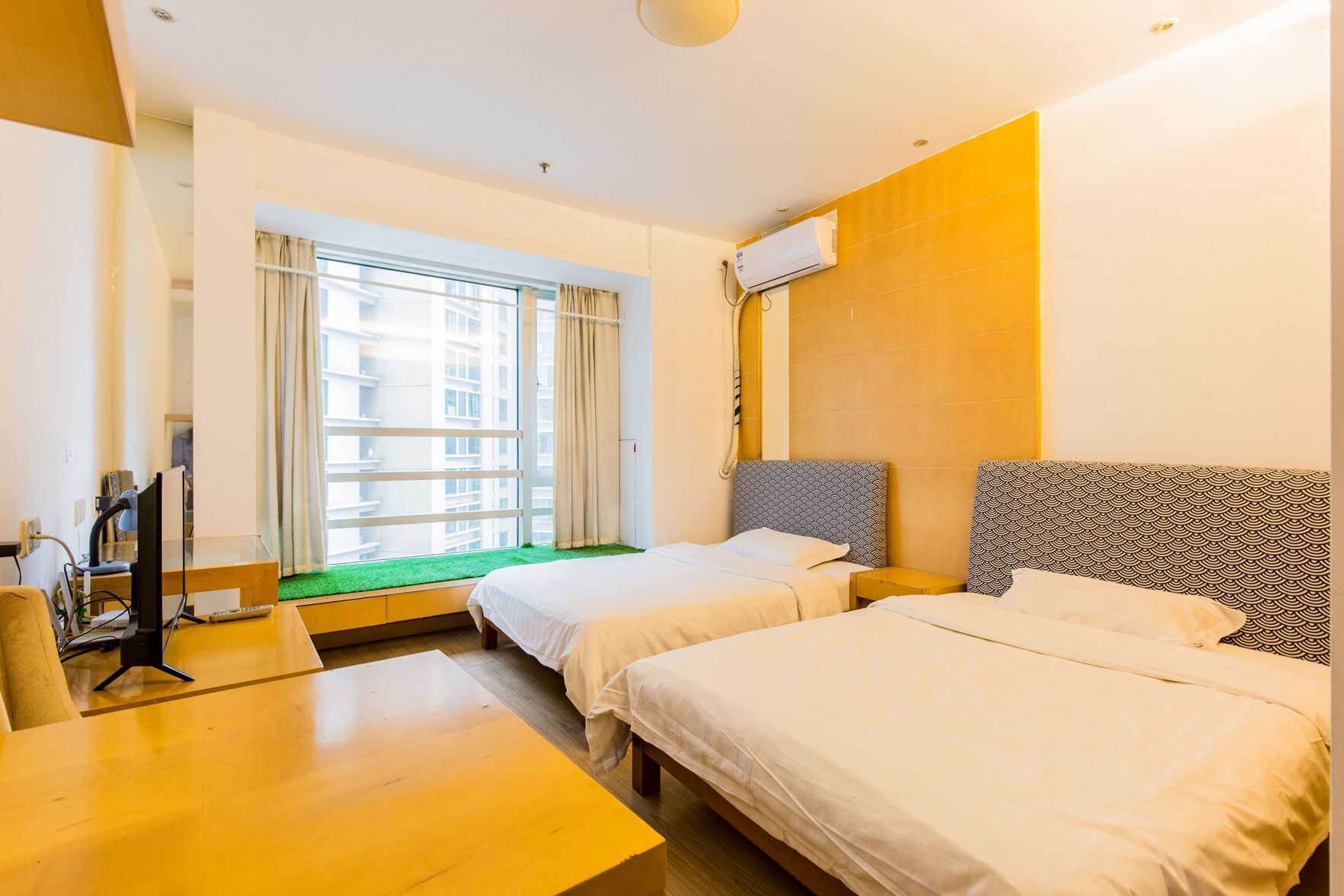 Ropa de cama de alta calidad, colchones con acolchado adicional, minibar