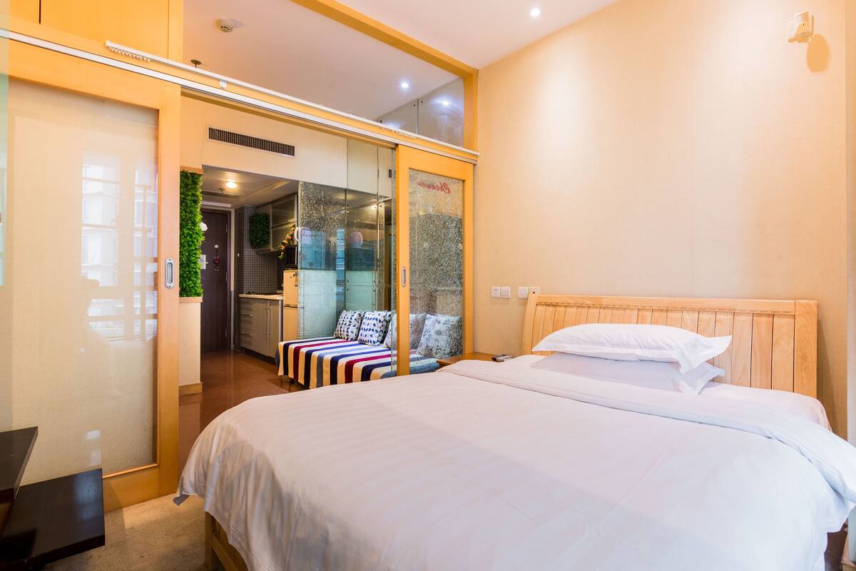 Business Room | Living area | TV, DVD player, pay films